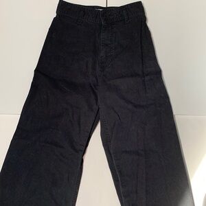 Women’s gently used Zara black denim jeans, size 4.